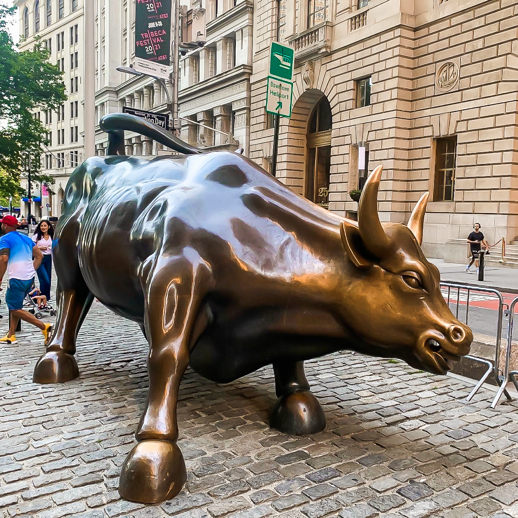 NYC teens charging bull new york stock exchange NYSE